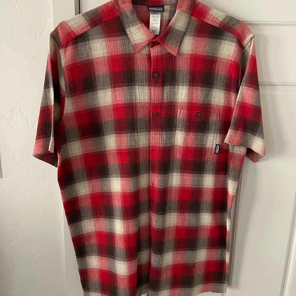 Patagonia Mens Size XXL slim fit shirt, like new condition